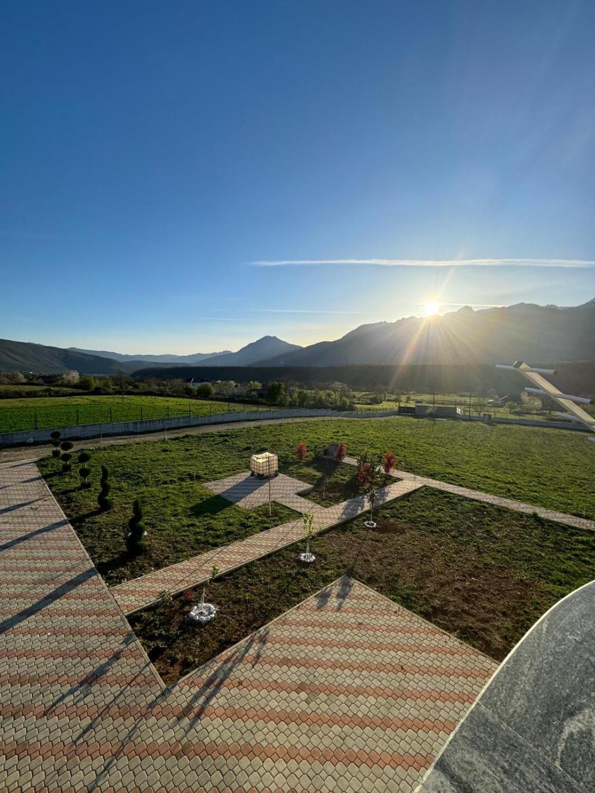 Morina Villa Tropoje